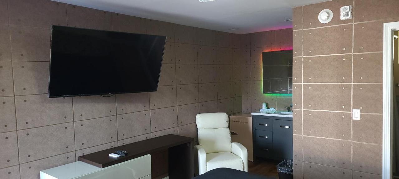 Americas Best Value Inn Providence-North Scituate Esterno foto