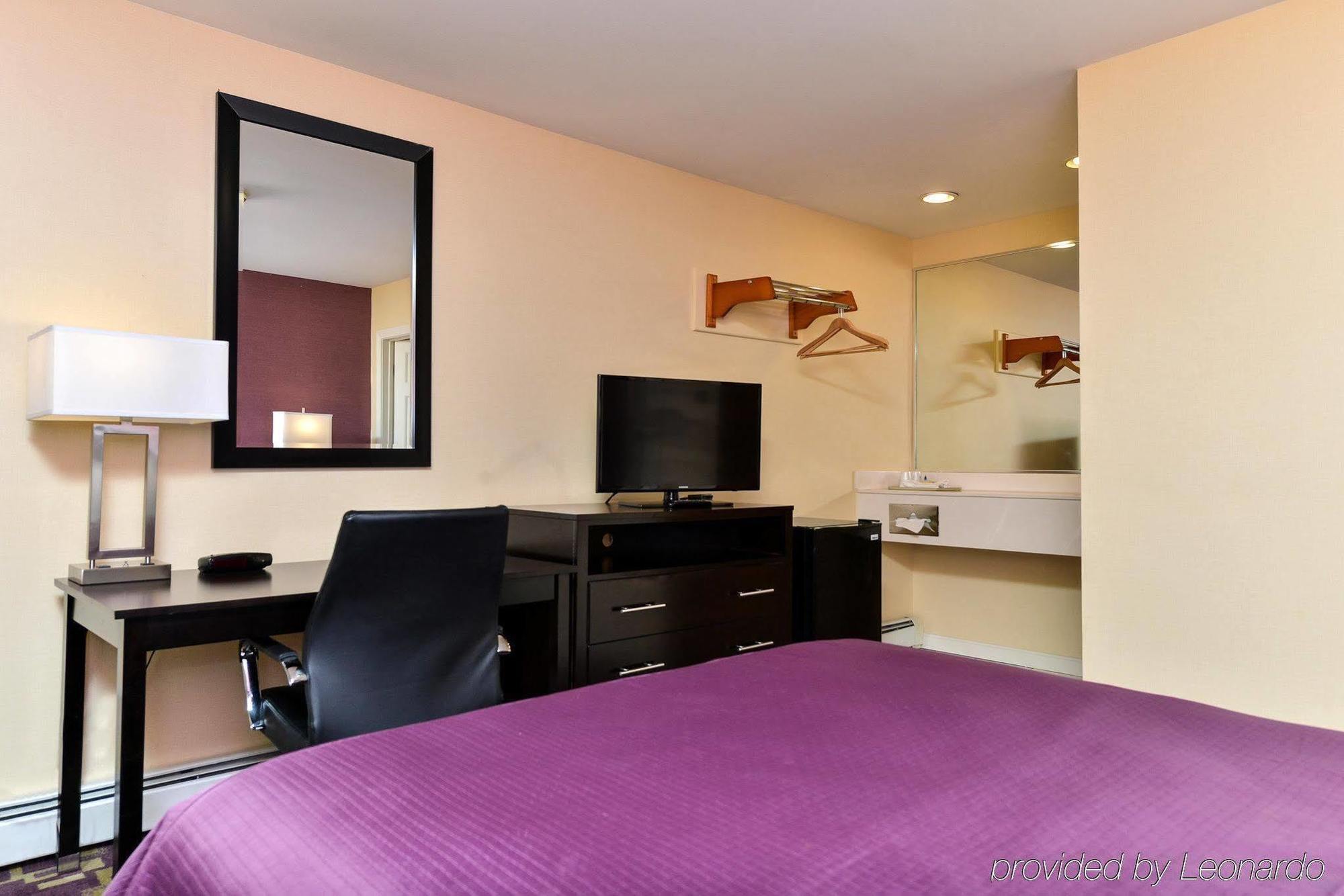 Americas Best Value Inn Providence-North Scituate Esterno foto